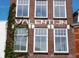 Stadslogement Valentijn: Sneek, Sneek Noord Station yakınında bir otel