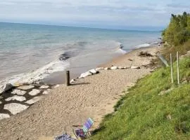 Happy Landings - Farmhouse coastal home with tram and stairs to beach access!