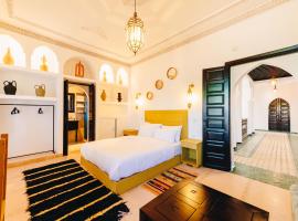 Riad Zinaida, Hotel in Sidi Bouzguia