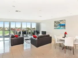 Gallery Resort Style Penthouse No 13