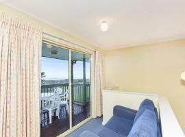 Tahren Beachfront Shack Wifi - Pet-friendly