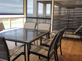 Seaford Beachfront House, holiday home in Seaford