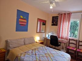 Fuengirola Rooms Boliches Beach – obiekt B&B w mieście Fuengirola