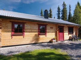 Gemütliches neu erbautes Blockhaus auf Berghof mit Sauna und Kamin, villa in Galåbodarna