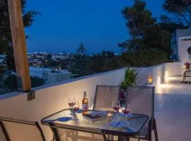 Restia Seaside Apartment II, 50m from Megas Gialos Beach