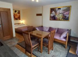 APARTAMENTY i POKOJE - DOM GOŚCINNY PASJA -2 MINUTY DO PLAŻY, hotel in Dźwirzyno