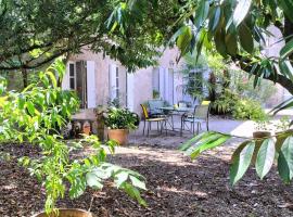 Gîte Châteauneuf-sur-Charente, 3 pièces, 4 personnes - FR-1-653-254, casa de campo em Birac