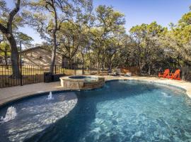 Hilltop Hideaway - 14 Scenic Acres! Brand new pool with 2 hot tubs; sleeps 12., hotel with pools in Wimberley