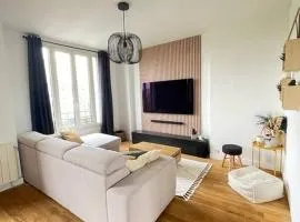 Appartement chaleureux et lumineux en plein centre, à 10 min du RER