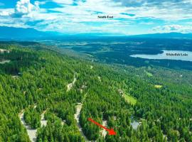 Ptarmigan Hilltop Hideaway, hotel in Whitefish