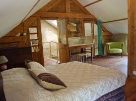 La Maison Cabane โรงแรมในSaint-Martin-le-Hébert