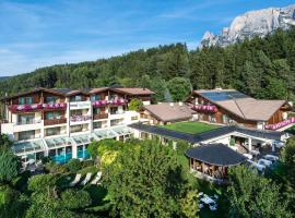 Hotel St. Anton, hótel í Fiè