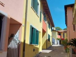 Ca' Viola Appartamento, hotel v Monfalcone