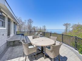 Cozy Baiting Hollow Bungalow Views, Walk to Beach, cottage in Baiting Hollow