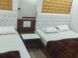 Hotel Apera by New food Restaurant, hotel in Ujjain