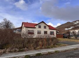 Guesthouse Tálknafjarðar, nakvynės su pusryčiais namai mieste Talknafjordur