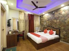 Super OYO Hotel Maa Residency, hotelli kohteessa Jammu