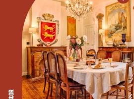 Villa Del Arte — Family house, sea view & parking, homestay in Villerville