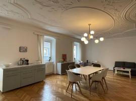 Altstadt-Apartment mit Stiftsblick، فندق في ميلك