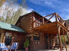 Cabaña del Río PUEBLO DEL RIO MOUNTAIN LODGE & RIO, cabin in Potrerillos