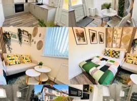 R-4 Newly Renovated Private self contained Room in Selly Oak Birmingham with own Kitchenette and shared bathroom between two rooms