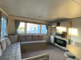 Caravan at Seawick Holiday Park Close to Beach