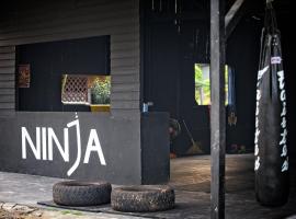 NINJA Dojo Muay Thai Experience, hostel in Ko Pha Ngan