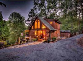 Mystic Creek Retreat (next to Blue Ridge), holiday home in Mineral Bluff