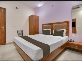 Hotel deep bell hotel, hotelli kohteessa Chandigarh