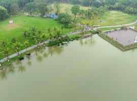 Homestay Onsen Landmark Ecopark, готель з парковкою у місті Kim Quan