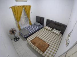 Omah Niten Guesthouse Jogja, hotel with parking in Jetis