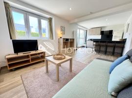 Joli appartement neuf – Jardin – A 500 m des plages, hotell i Larmor-Plage