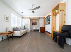 Be a Nomad - Charming bch cottage - 3 blks to bch, cabaña o casa de campo en Jacksonville Beach