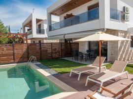 Tomy's 1 Dream Villa 2 bedrooms with Pool, hotel Nikítiben