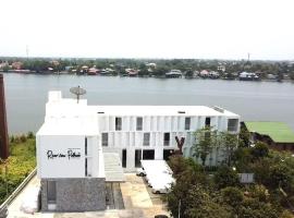 River View Pathum Hotel and Residence, hotel din Pathum Thani