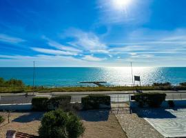 Edo House Anzio - Beachfront - Fronte Mare - Affittacamere, plážový hotel v destinaci Anzio