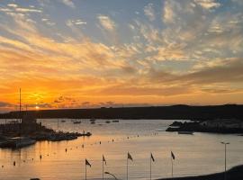 Small rooftop, Ocean view, hotel v destinaci Arona