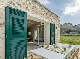 Charming one-floor villa with garden, car parking