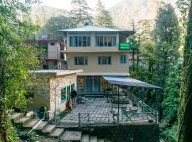 Eevolve Dharamkot - An Eco Hostel, hotell i McLeod Ganj
