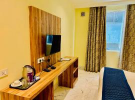 Hotel GL House For Family and Foreign Guests Near Delhi Airport, hotel en Nueva Delhi