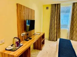 Hotel Good Luck International Near Delhi Airport