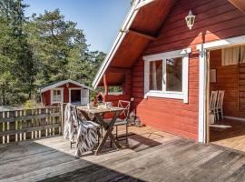 Cosy Cottages Close To Water, Ferienwohnung in Djurhamn