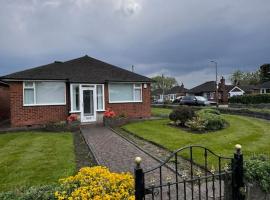 230 Councillor Lane, villa in Cheadle