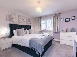 4 Bedroom Detached House Ideal for Families and Corporate Stays in Radcliffe on Trent, παραθεριστική κατοικία σε Burton Joyce