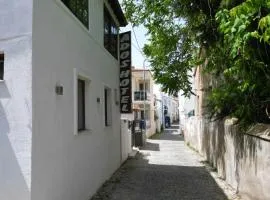 Ados Hotel