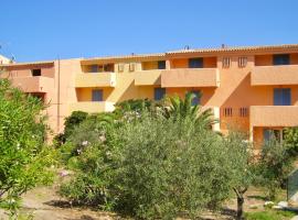 Residence with swimming-pool in La Maddalena, hotell i La Maddalena