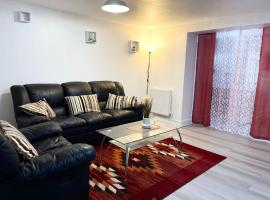 Crescent Apartment - Two bedroom, hotell i Goodmayes