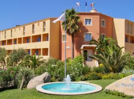 Hotel with swimming pool in La Maddalena, breakfast included, hotel v destinaci La Maddalena