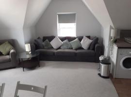 Airy, bright, newly built, 2 bed flat near beach, Ferienwohnung in Selsey