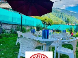 Hotel Hamta View Manali !! Top Rated & Most Awarded Property in Manali !!，馬拉里的飯店